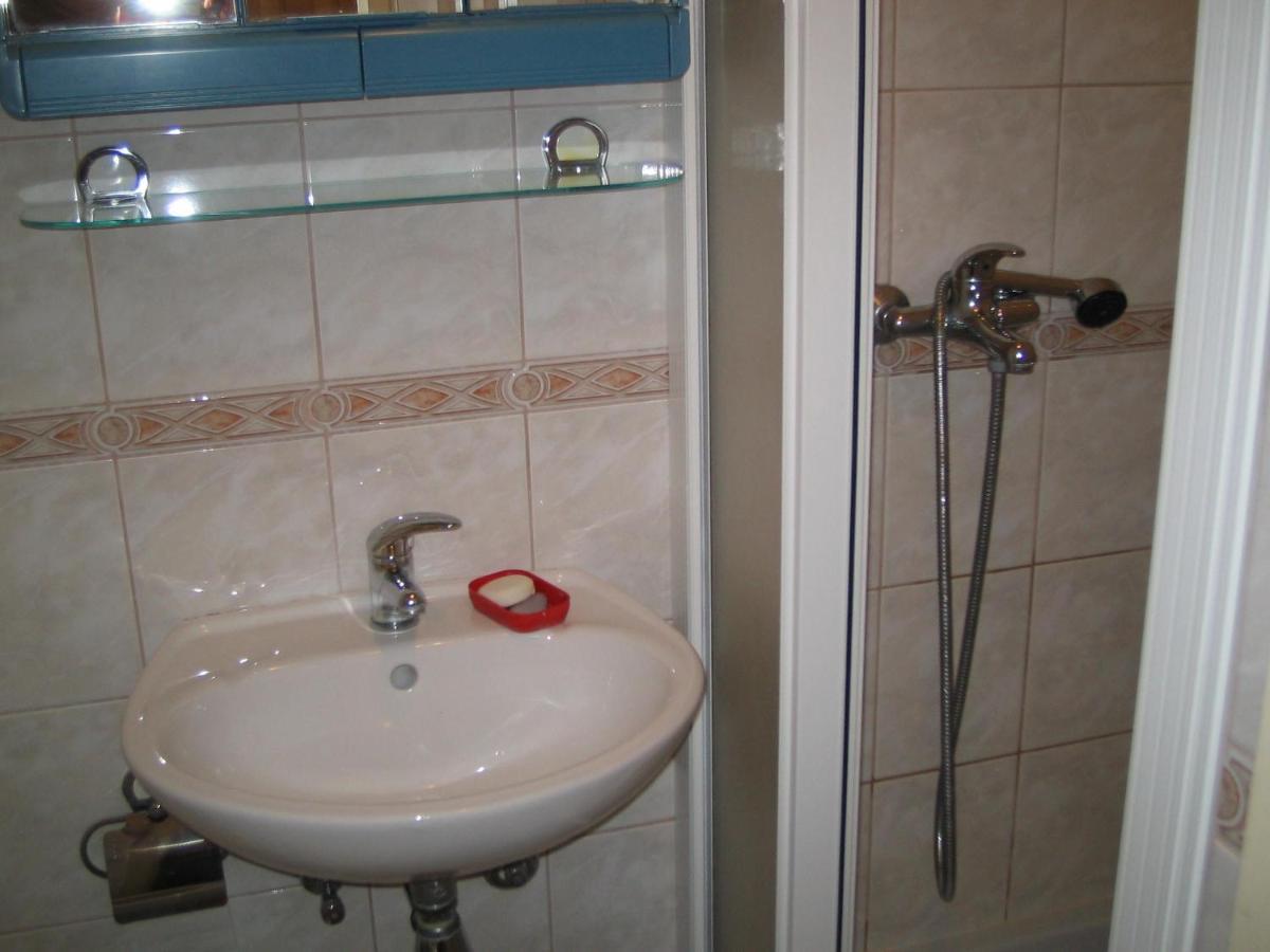 Apartments By The Sea Selce, Crikvenica - 15063 Екстериор снимка