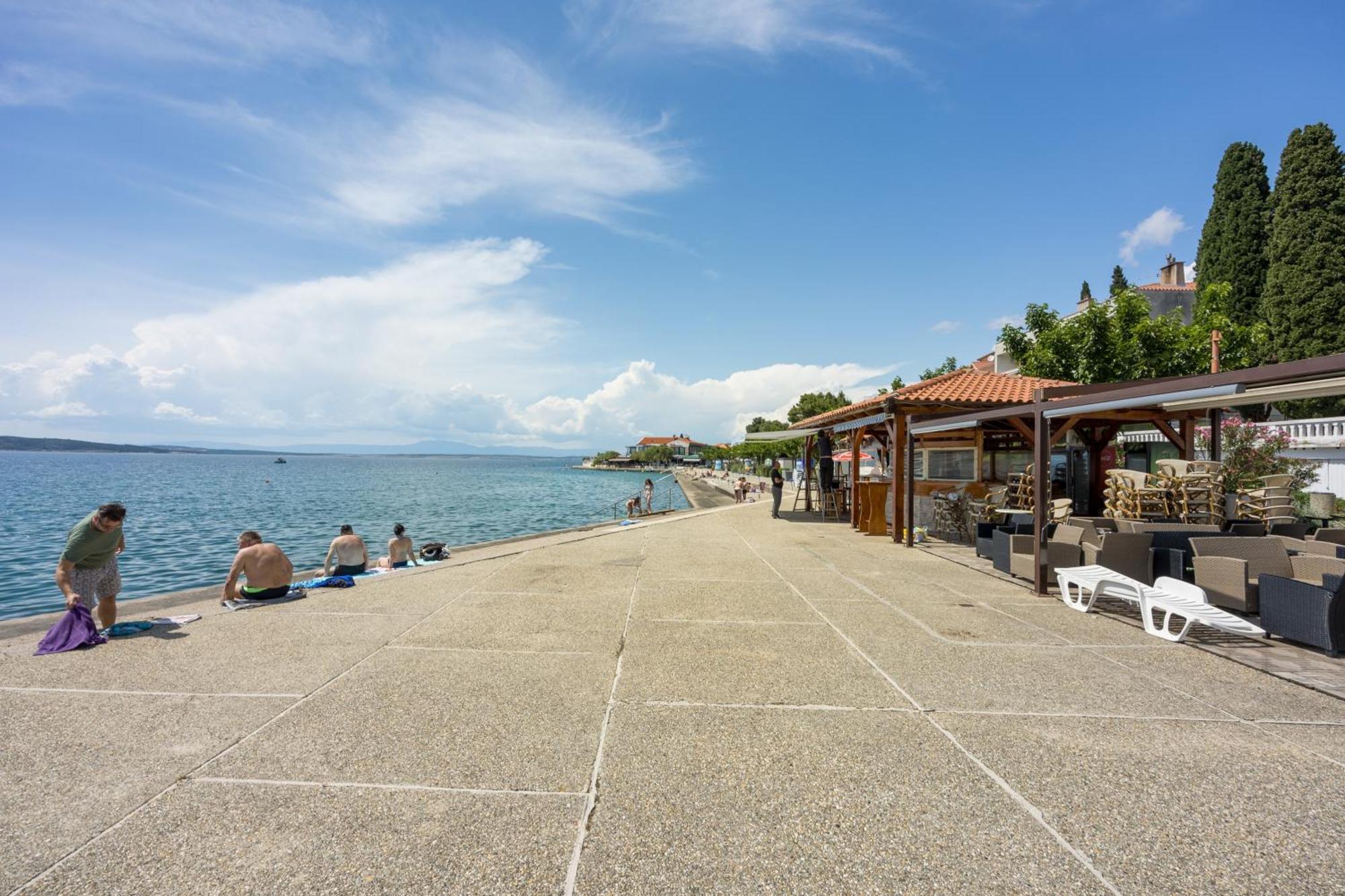 Apartments By The Sea Selce, Crikvenica - 15063 Екстериор снимка